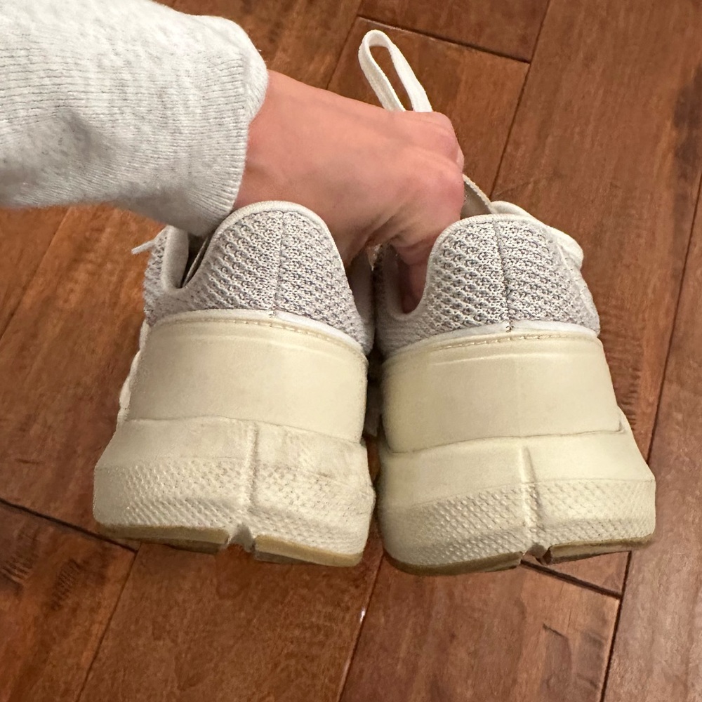 Veja Marlin V Knit Gray and Cream Sneakers Sz 5 - Picture 12 of 15